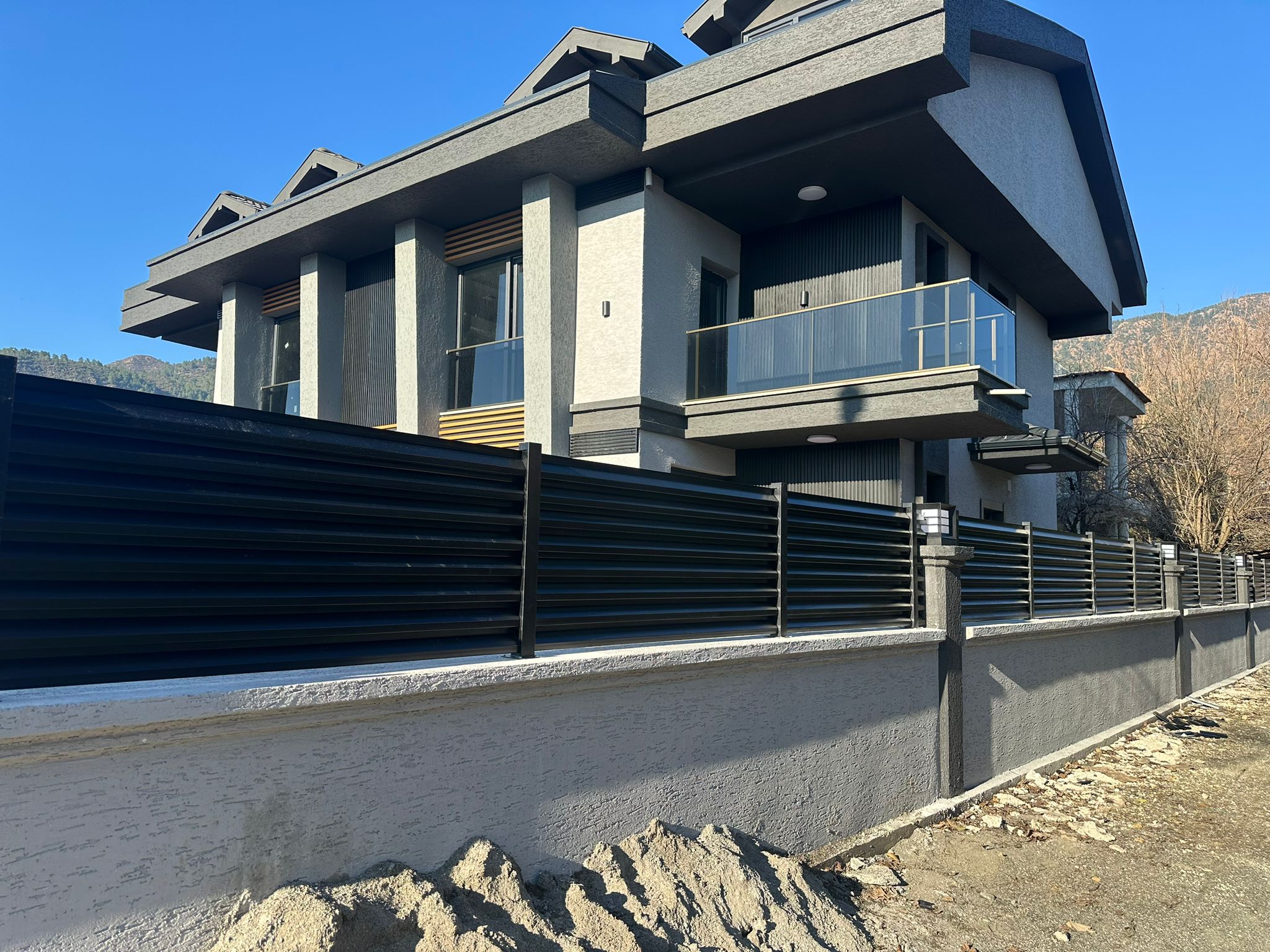 WhatsApp Image 2025-02-19 at 14.44.49